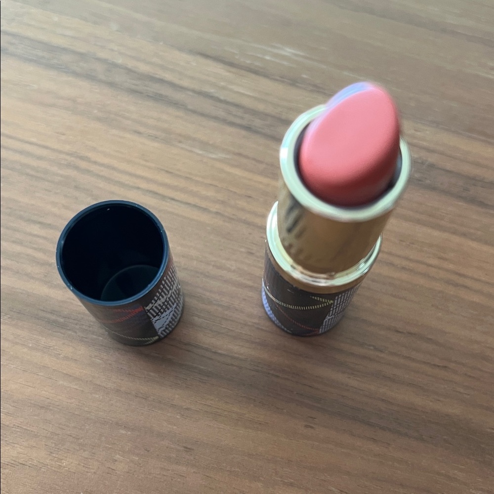 New Estee Lauder Lipstick, lip gloss, lip repair potion and mascara set 💕 - Picture 2 of 5